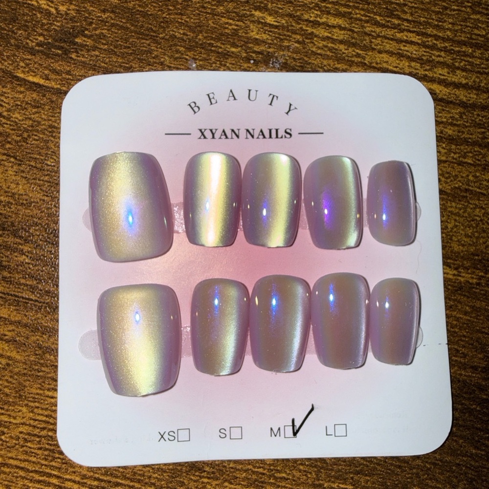 Xyan Nails Iridescent Pink Press-On Nail Set